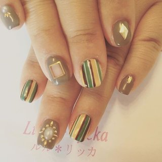 ストライプネイル ・
秋カラーのストライプ。
可愛い♡
・
・
ご予約はネイルブックから☆
https://nailbook.jp/salon/11160/
・
☎︎05039906662
(出れない事があります。留守電にお名前入れていただいたら、折り返し連絡させていただきます！)
・
・ #nail#naildesign #nailart #nailpics #gelnails #ストライプネイル#くりぬきネイル#グレー#秋色##ロングネイル#ショートネイル#ネイルデザイン#2017ネイル#大人上品ネイル#大人可愛いネイル#秋ネイル#オータムネイル#ネイルブック#しっかりコート#定額ネイル#アートし放題#2017秋ネイル#ママネイル#つるつる#ピカピカ#緑区ネイルサロン#名古屋市緑区ネイルサロン #ルルリッカ#Lulu＊lycka #秋 #旅行 #女子会 #ハンド #ビジュー #ワンカラー #ネイティブ #くりぬき #ストライプ #ミディアム #アースカラー #スモーキー #ジェルネイル #お客様 #lululycka #ネイルブック