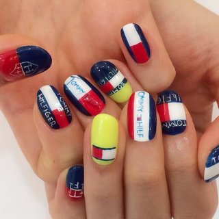 tommyhilfigerのネイルデザイン｜ネイルブック