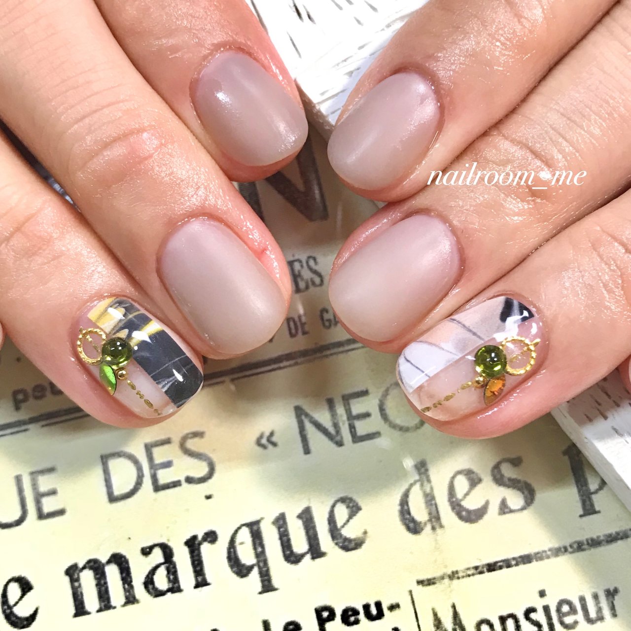 オールシーズン ハンド マット ベージュ ジェル Nailroom Meのネイルデザイン No ネイルブック