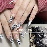 #ワンホンネイル #韓国風ネイル
#ジェールネイル
#ちゅろんネイル
#アートネイル
#やり放題ネイル
#可愛いネイル
#長さ出し
#クリアネイル #手が綺麗に見えるネイル #夏 #バレンタイン #パーティー #ハンド #ホイル #大人 #ワンホン #韓国 #ロング #ホワイト #ベージュ #ブラック #ジェルネイル #お客様 #by moon salon #ネイルブック