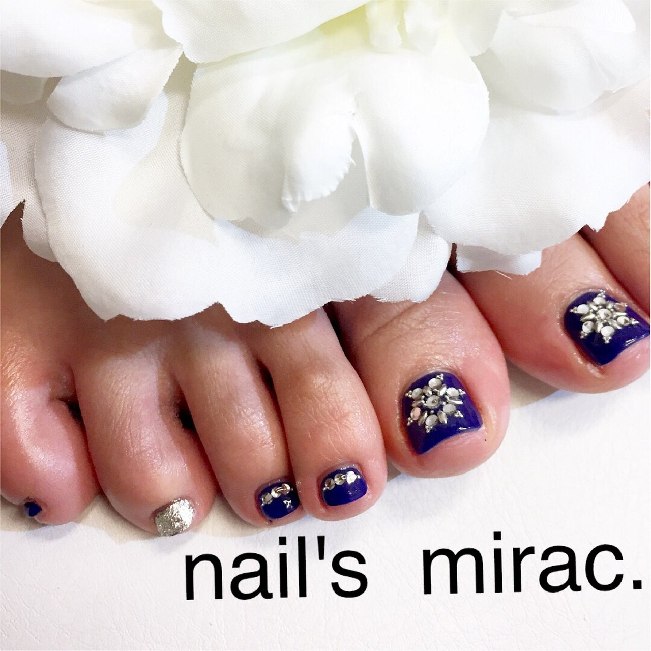 フット ネイビー シルバー ジェルネイル お客様 Nail Smirac 林 智子のネイルデザイン No ネイルブック