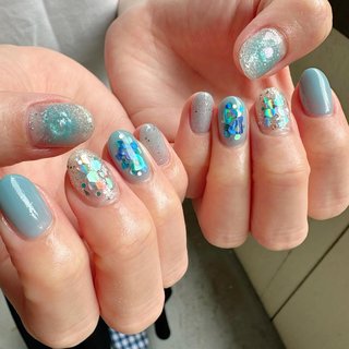 くすみブルーマグネットシェルニュアンスネイル ミラー 韓国 ちゅるん 夏ネイル くすみブルーマグネットシェルニュアンスネイル ミラー 韓国