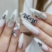 #ワンホンネイル #韓国風ネイル
#ジェールネイル
#ちゅろんネイル
#アートネイル
#長さネイル
#可愛いネイル
#デートネイル
#パーティネイル
#ガーリーネイル #手が綺麗に見えるネイル #バレンタイン #パーティー #デート #ハンド #大人 #キラキラ #ワンホン #絵画 #韓国 #ロング #ポイント #ホワイト #ブラック #ジェルネイル #お客様 #by moon salon #ネイルブック