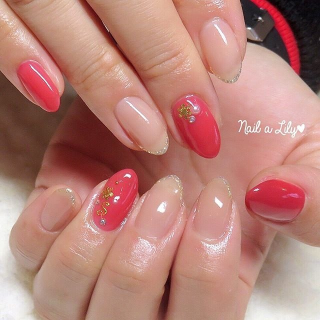 ワンカラー 雪の結晶 ベージュ レッド Nailalily ネイルアリリー Akiのネイルデザイン No ネイルブック