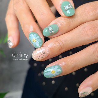 オーダー】ネイルチップ 手書きフラワーリボンモノトーン ワンホン韓国