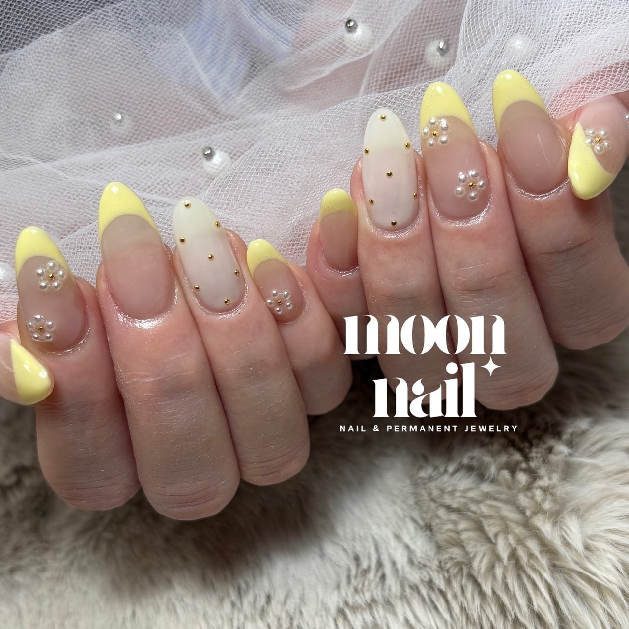 キラキラ/イエロー - MOON.NAILのネイルデザイン[No.9505813