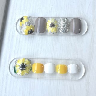 ひまわり🌻 
#ショートネイル#フットネイル#定額デザイン#ひまわり#夏ネイル#宇治市ネイルサロン#プライベートサロン#チャチャネイル#CHACHA#chachanail #Chacha _nail【チャチャネイル】 #ネイルブック
