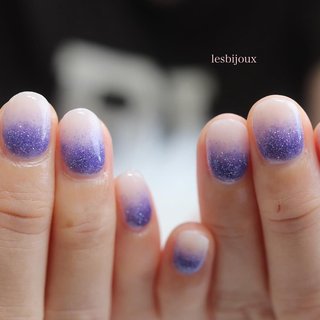 ブルー(青)/白グラデーションのネイルデザイン｜ネイルブック