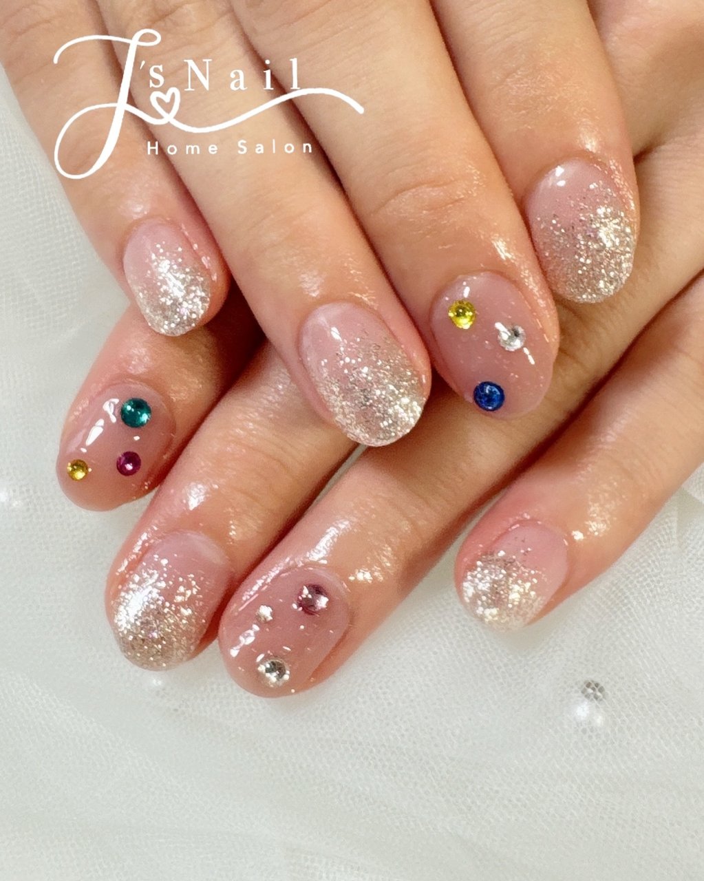 【♡wonderful life♡】White byストーングラデーション ホワイトグラデネイル🐚 #グラデーションネイルデザイン