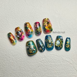 ネイルチップ カラフルネイル 派手 キラキラ フルオーダーネイル オーダーネイル キラキラネイルのネイルデザイン - 夏おすすめ🩷ギラギラ