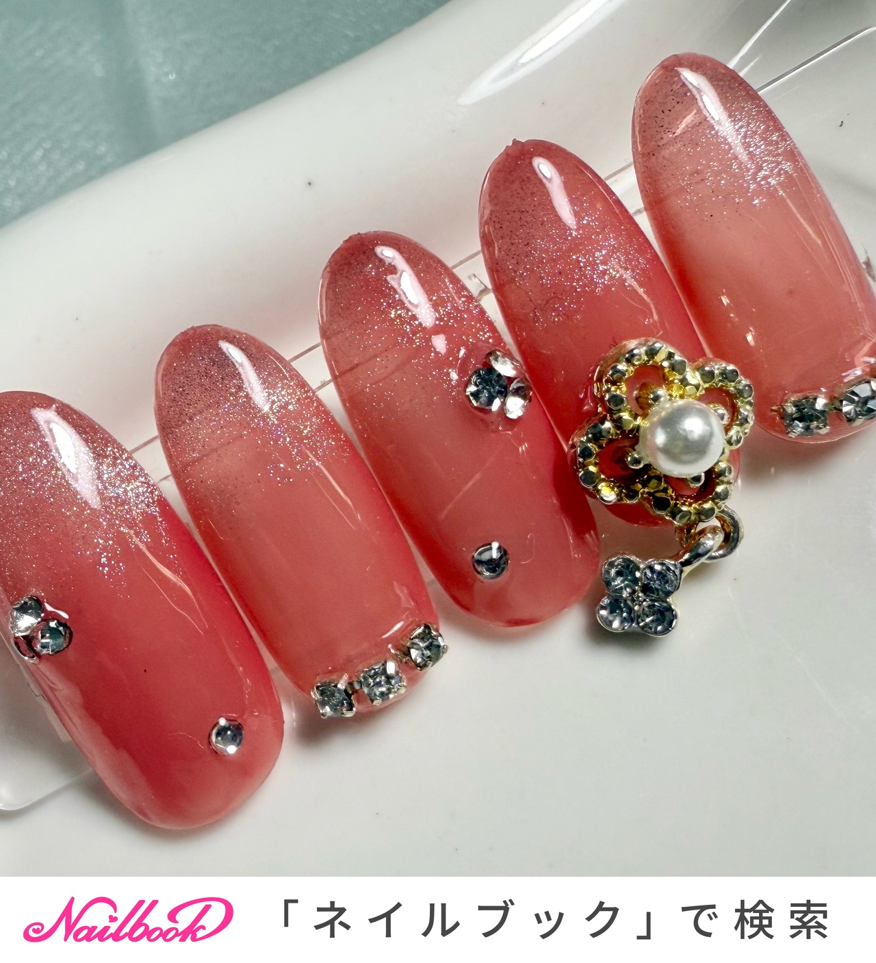 ゆれるパーツ ゆれるネイル 揺れるパーツのネイルデザイン｜ネイルブック