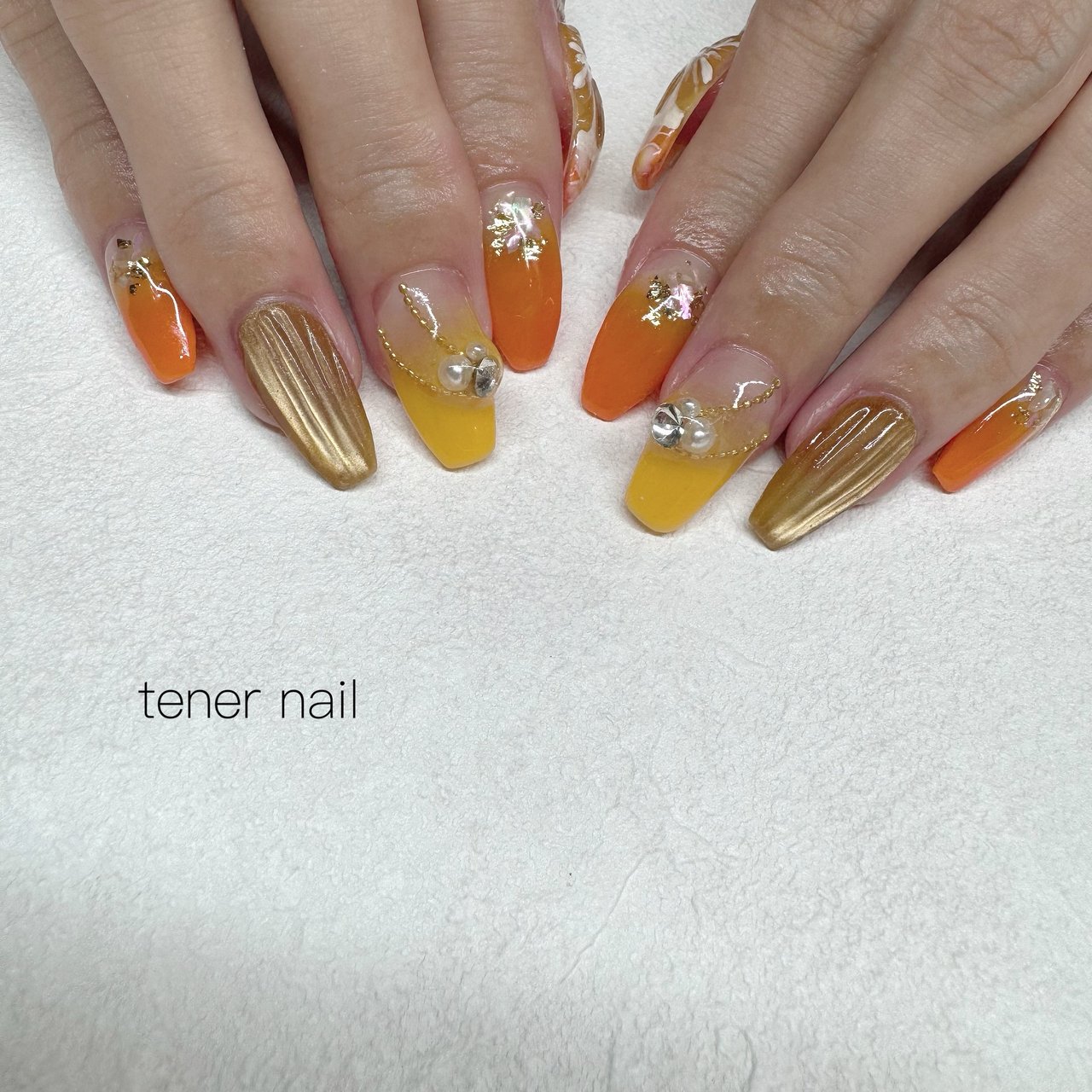 ネイルチップオーダー フルーツネイル マグネットネイル オレンジ オーロラ 夏/ライブ/女子会/推し活/ハンド - テネルネイル tener nailの