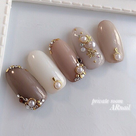 ハンド ベージュ グレージュ グレー ジェル Nail Akiのネイルデザイン No 2690529 ネイルブック