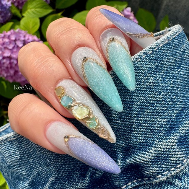 ネイルで楽しむ今日の色】8/2は白群！夏はゲリラ豪雨に注意して|人気