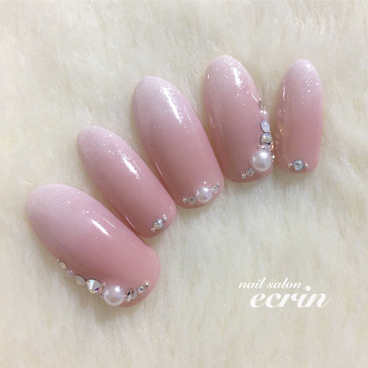 グラデーション ホワイト ベージュ ピンク Nail Ecrinのネイルデザイン No 2691359 ネイルブック