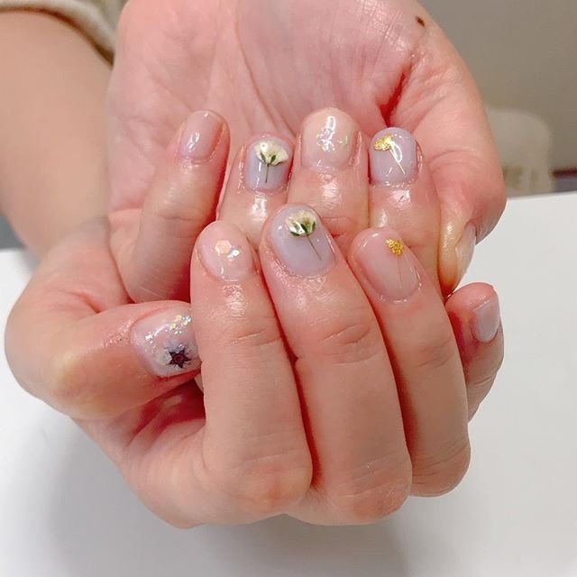 オールシーズン ハンド 押し花 ショート 水色 杉村渚のネイルデザイン No ネイルブック