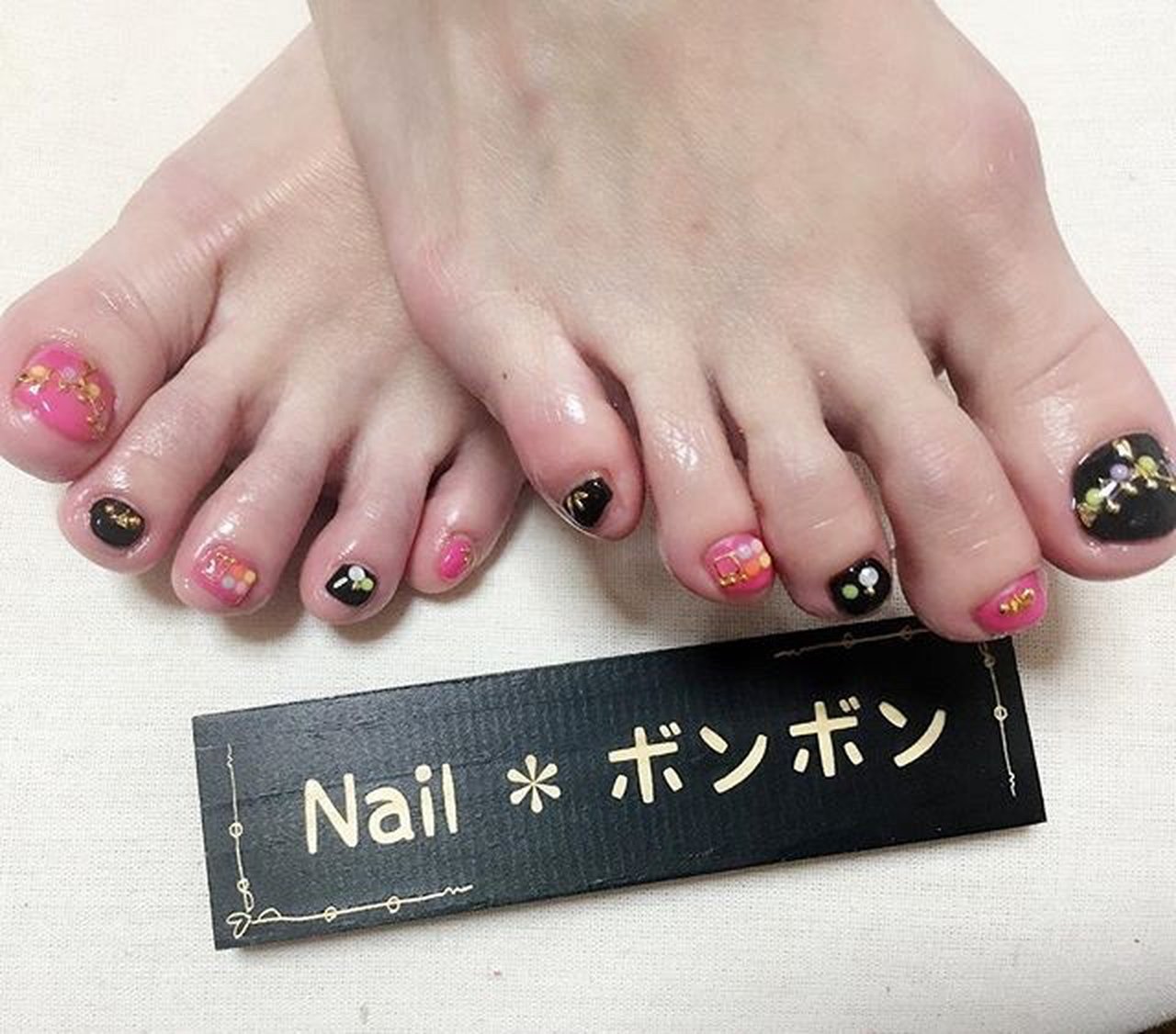 フット ワンカラー チェーン ピンク ブラック Nailbonbon1130のネイルデザイン No ネイルブック