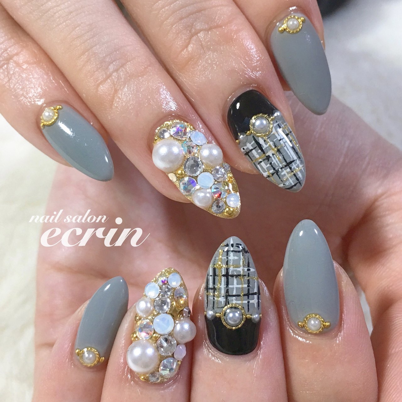 ツイード ミディアム グレー ブラック ゴールド Nail Ecrinのネイルデザイン No ネイルブック