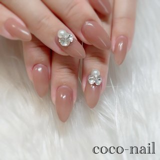 シンプル/ワンカラー/＃Vカットストーンのネイルデザイン