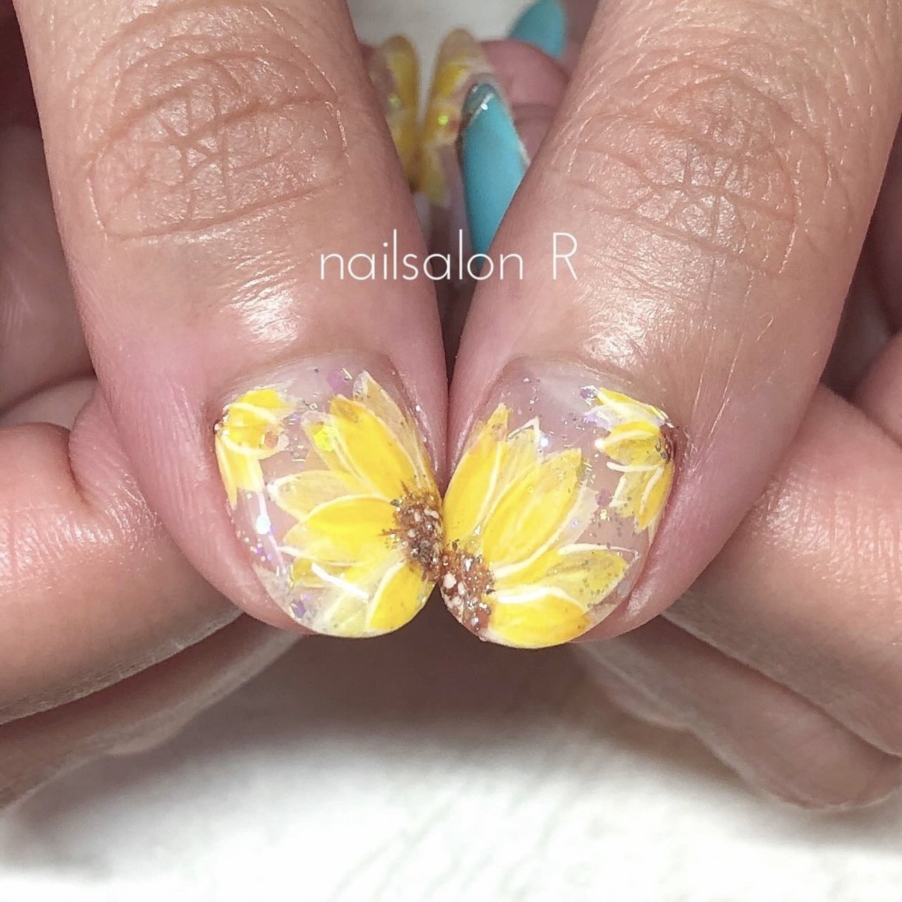 nailsalonR リピ様 𓂃南海難波駅直結𓂃✧ Whitemirror🪞｡✧₊˚ . . . . 🎀爪が薄く