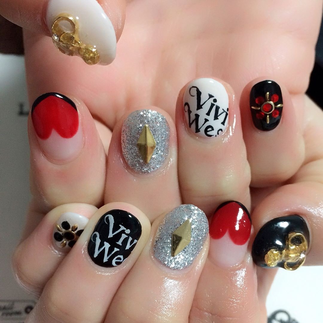 オールシーズン ライブ ハロウィン クリスマス ハンド Nailroomlavenu 𓇼のネイルデザイン No ネイルブック