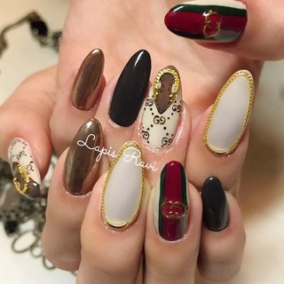 ネイルパーツ Lapis Ravi ゴールドパーツとネイビーベースで あるもので クレオパトラ風の
