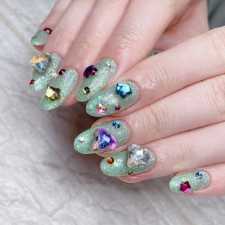 ネイルチップ 宝石ネイル ビジューネイル 夏ネイル 宝石箱ネイル ネイルチップ 宝石ネイル 秋ネイル ビジューネイルの通販 by