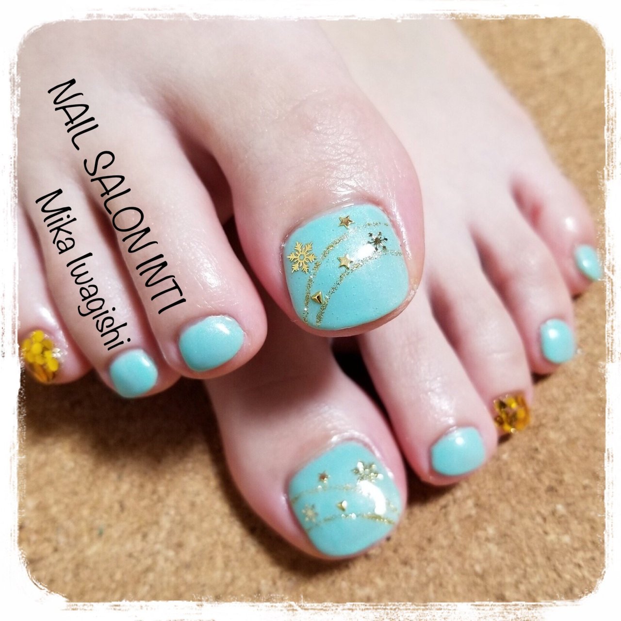 冬 お正月 クリスマス オフィス フット Nailsalon Inti 岩岸美華 のネイルデザイン No ネイルブック