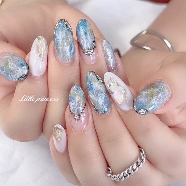 大人の指先を彩る♡好きを叶える輝きネイル