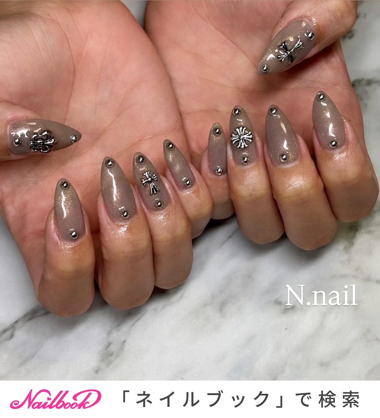 シルバー系　ネイルパーツ　アソート シルバーパーツネイルのネイルデザイン｜ネイルブック
