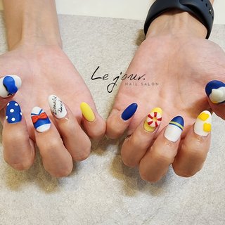 ドナルドダックのネイルデザイン｜ネイルブック
