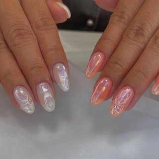 ぷっくりグレージュオーロラうるうるニュアンスネイル ミラー