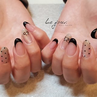 オーダー】ネイルチップ 手書きフラワーリボンモノトーン ワンホン韓国