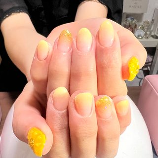 黄色グラデーションネイルのネイルデザイン｜ネイルブック