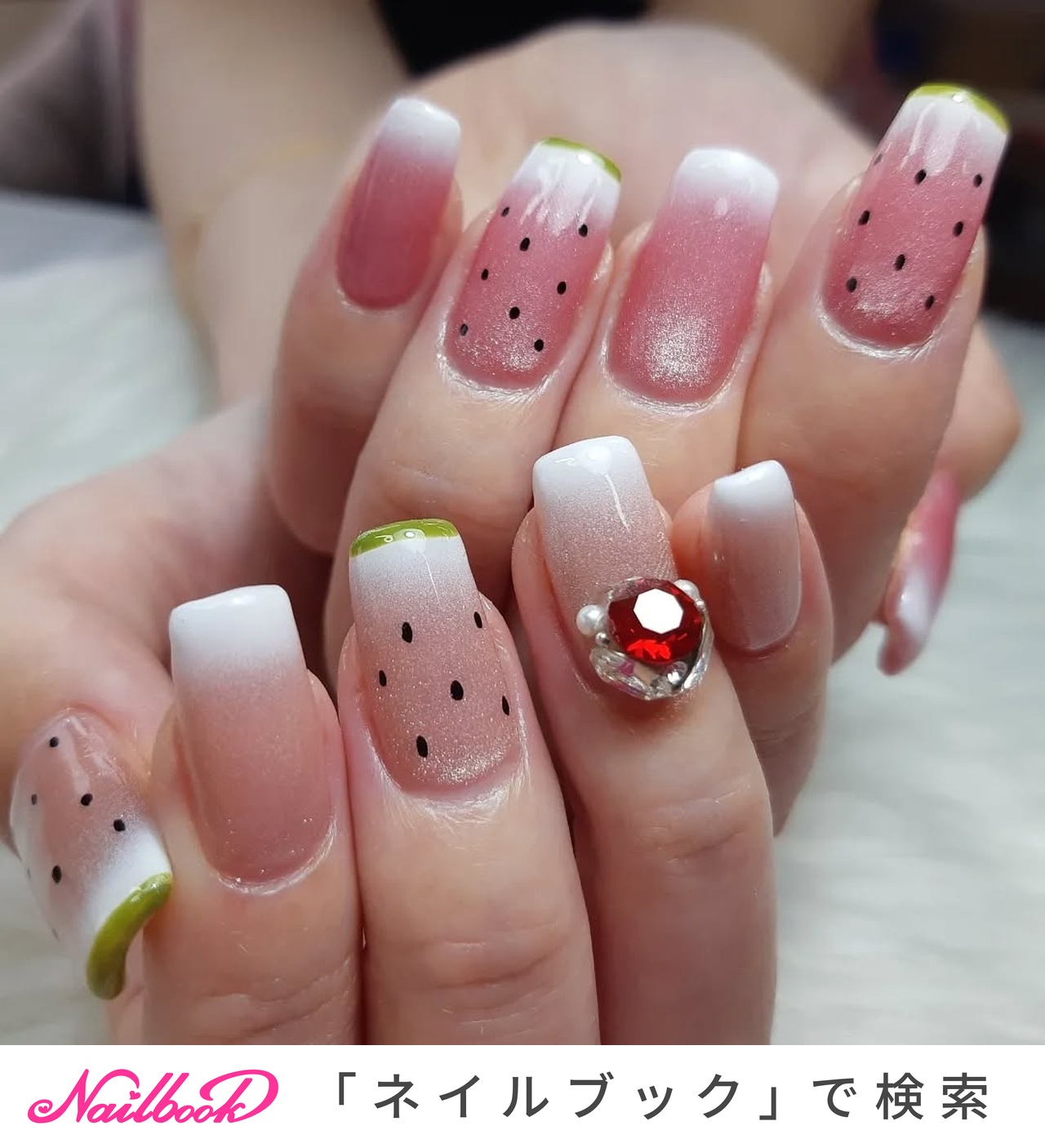 エアブラシグラデーションのネイルデザイン｜ネイルブック