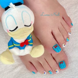 ドナルドダックのネイルデザイン｜ネイルブック