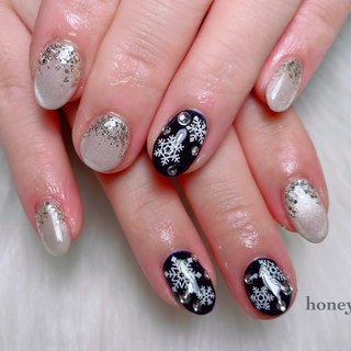 オーダーネイルチップNo.99 冬 大人キラキラ 手書き雪の結晶デザイン