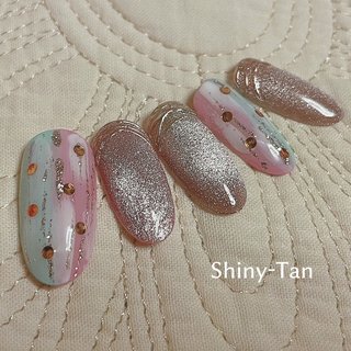 ネイルチップ #111 グリーン天然石 ニュアンス マグネット ぷっくりフラワー ネイルチップ #111 グリーン天然石 ニュアンス マグネット