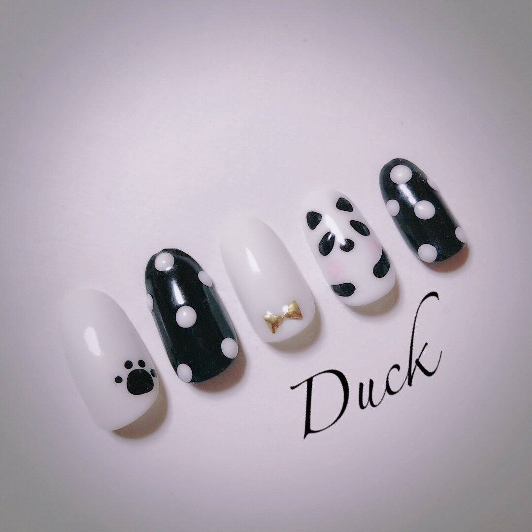 オールシーズン ハンド アニマル柄 ミディアム ホワイト Nail Duck のネイルデザイン No ネイルブック