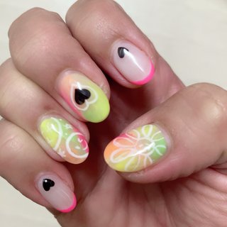 ハンド/ネオンカラー/ジェルネイル - nail♡Sakiのネイルデザイン[No