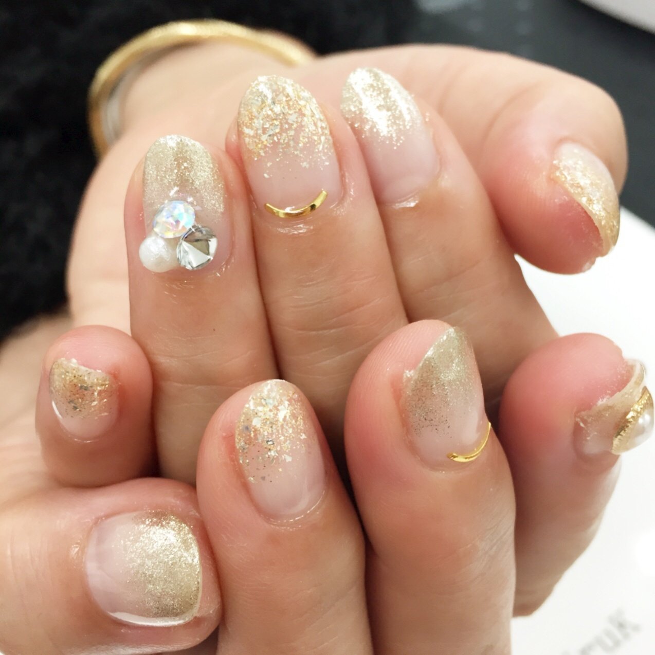 ハンド グラデーション ラメ ゴールド シルバー Nailsalon Hirukのネイルデザイン No ネイルブック