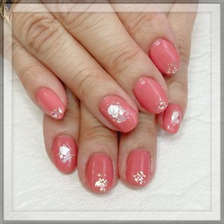 コーラルピンク ハートデザイン ネイルチップ 10個セット コーラルピンクのネイルデザイン｜ネイルブック コーラルピンク