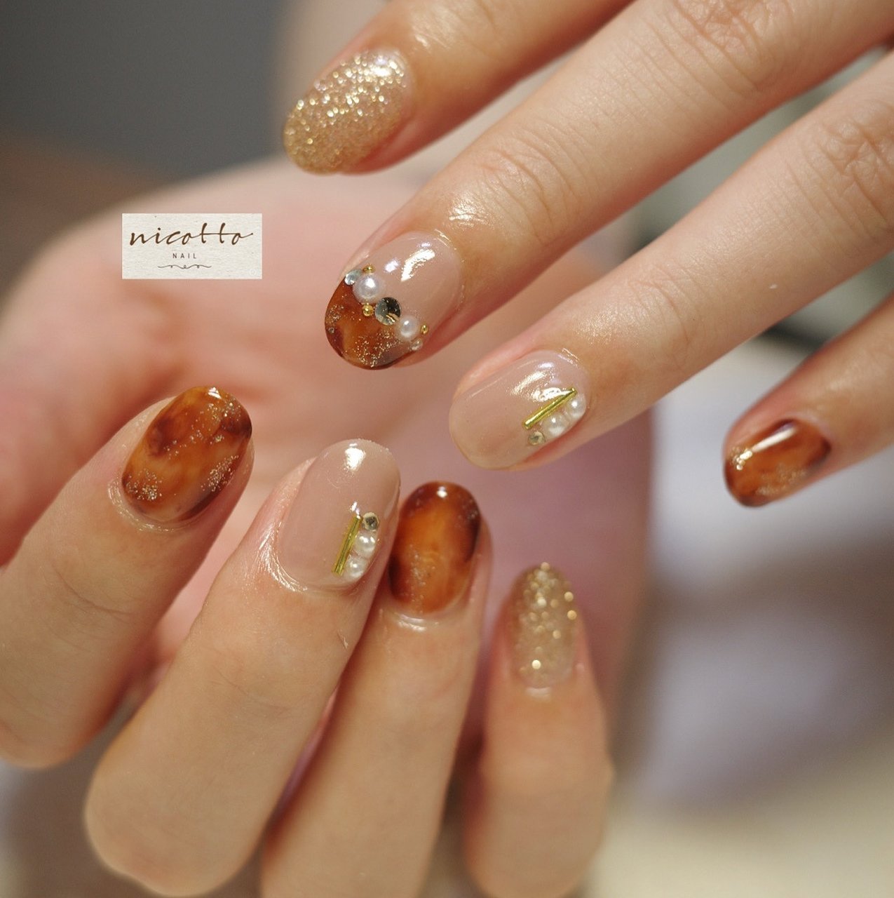 ネイルチップオーダー べっ甲サンド砂ブラウンニュアンス左右非対称ゴールドショート ネイルチップオーダー べっ甲サンド砂ブラウンニュアンス左右非対称