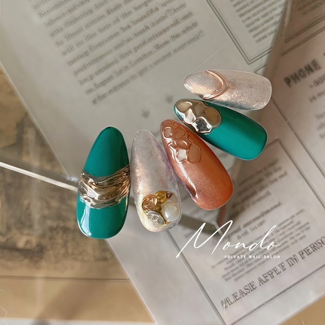 2025最新】高級感がポイント♪秋色キラキラネイル|人気ネイル