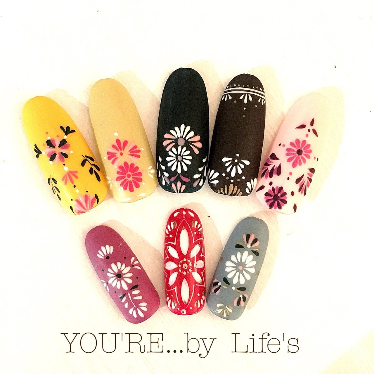 冬 成人式 クリスマス デート ハンド You Re By Life S Nail Toothwhiteningのネイル デザイン No ネイルブック