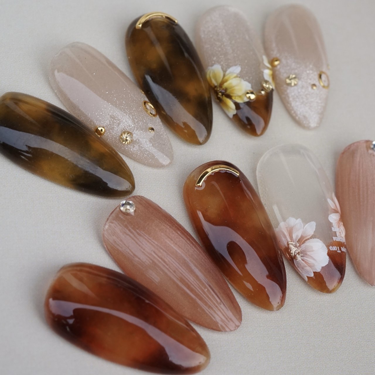 ネイルンページ 2025年秋トレンド】埋め尽くしのネイルデザイン集｜人気順｜3