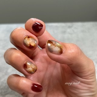 ボルドーべっ甲ニュアンスネイル 赤べっ甲 ゴールド 韓国 ベージュ 秋 冬 大人 ボルドーべっ甲ニュアンスネイルデザイン | TikTok