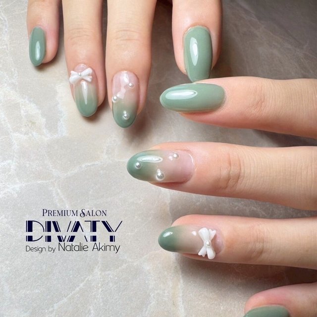 ネイルで楽しむ今日の色】9/25は青磁色！優雅に楽しむ芸術の秋♪|人気