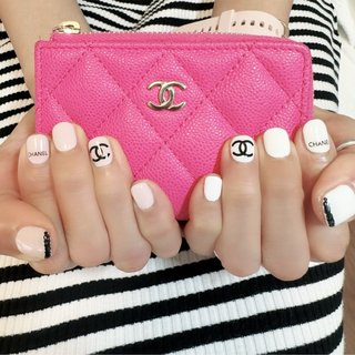 CHANEL風ネイルのネイルデザイン｜ネイルブック