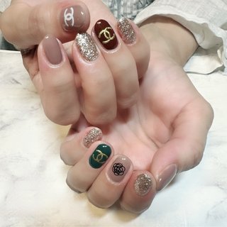 CHANEL風ネイルのネイルデザイン｜ネイルブック